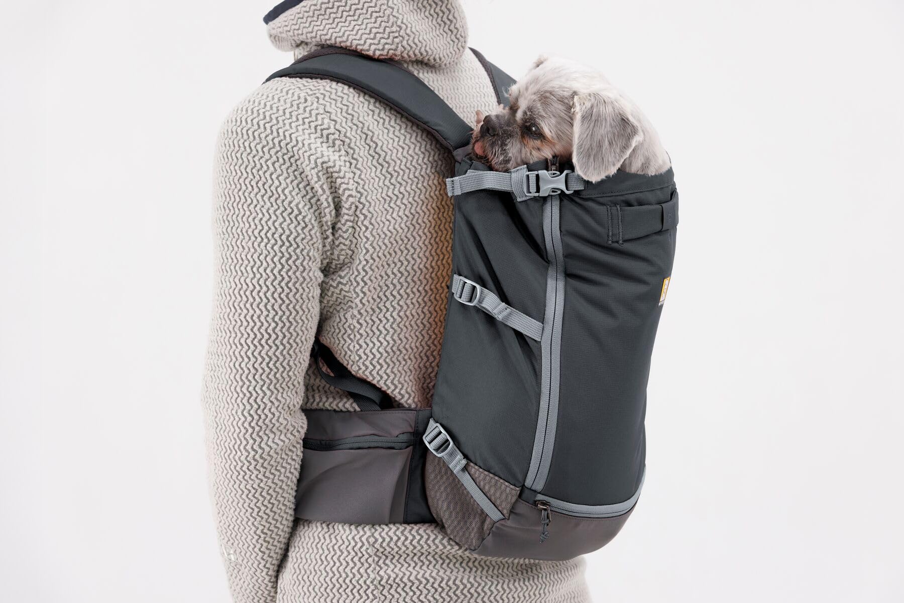 Ruffwear Hitch Hiker airflow side panels improve temperature management during activity