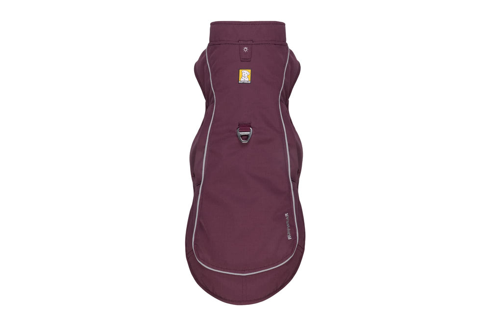 Ruffwear Overcoat Fuse side-release buckles enable quick on-and-off during outdoor adventures.