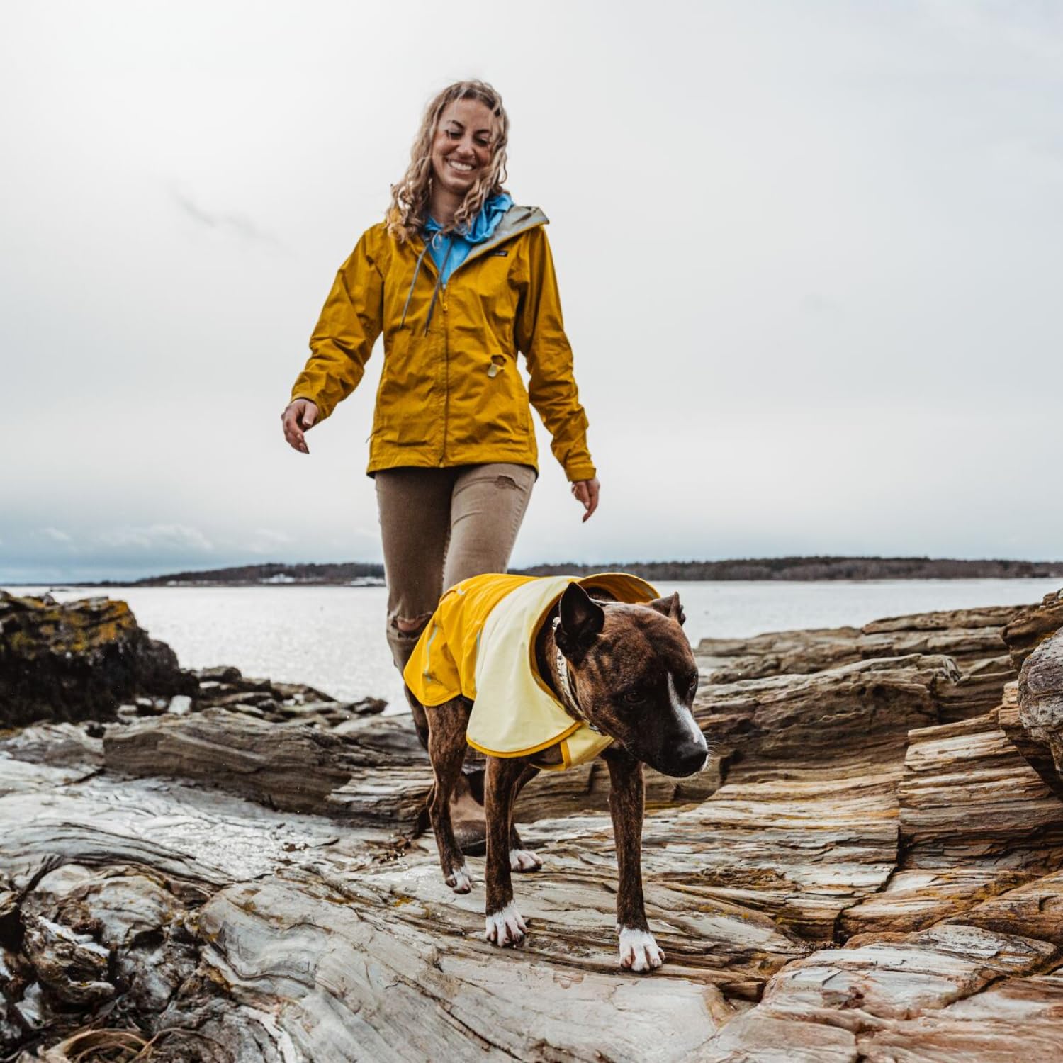 Ruffwear Sun Shower worn over a harness reveals quick-connect leash portal.
