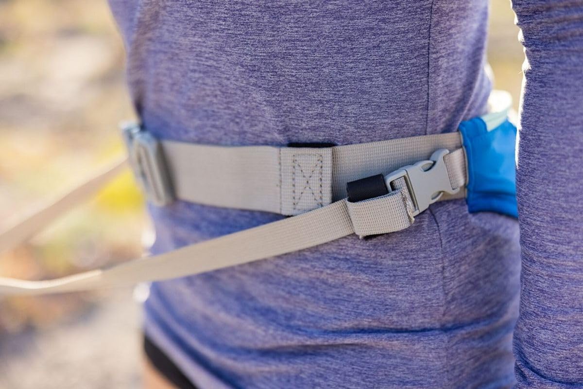 Ruffwear Trail Runner Belt blue-pool color detail for stylish trail use