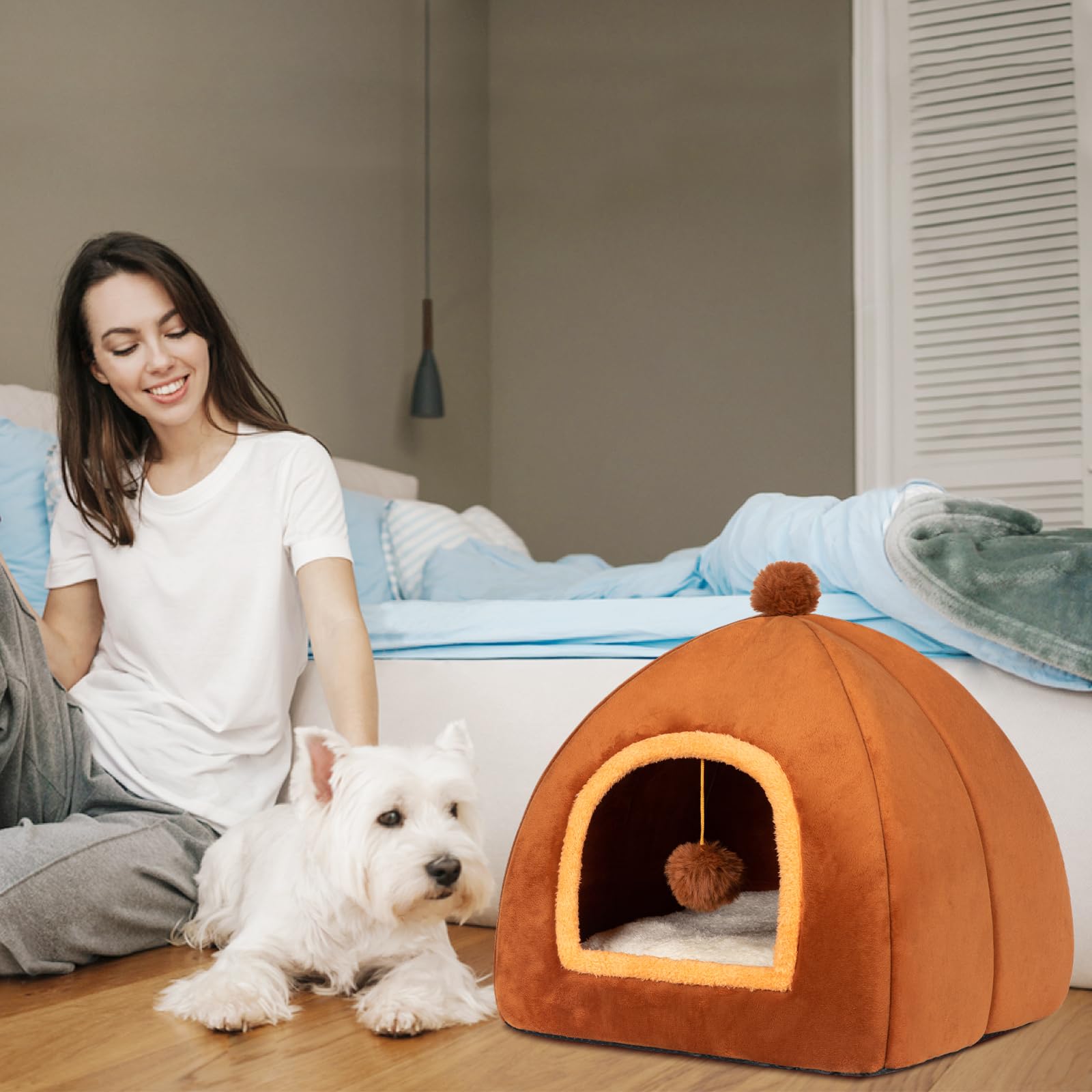RUONARIER cat bed cushion removable and washable for quick cleanup after adventures.