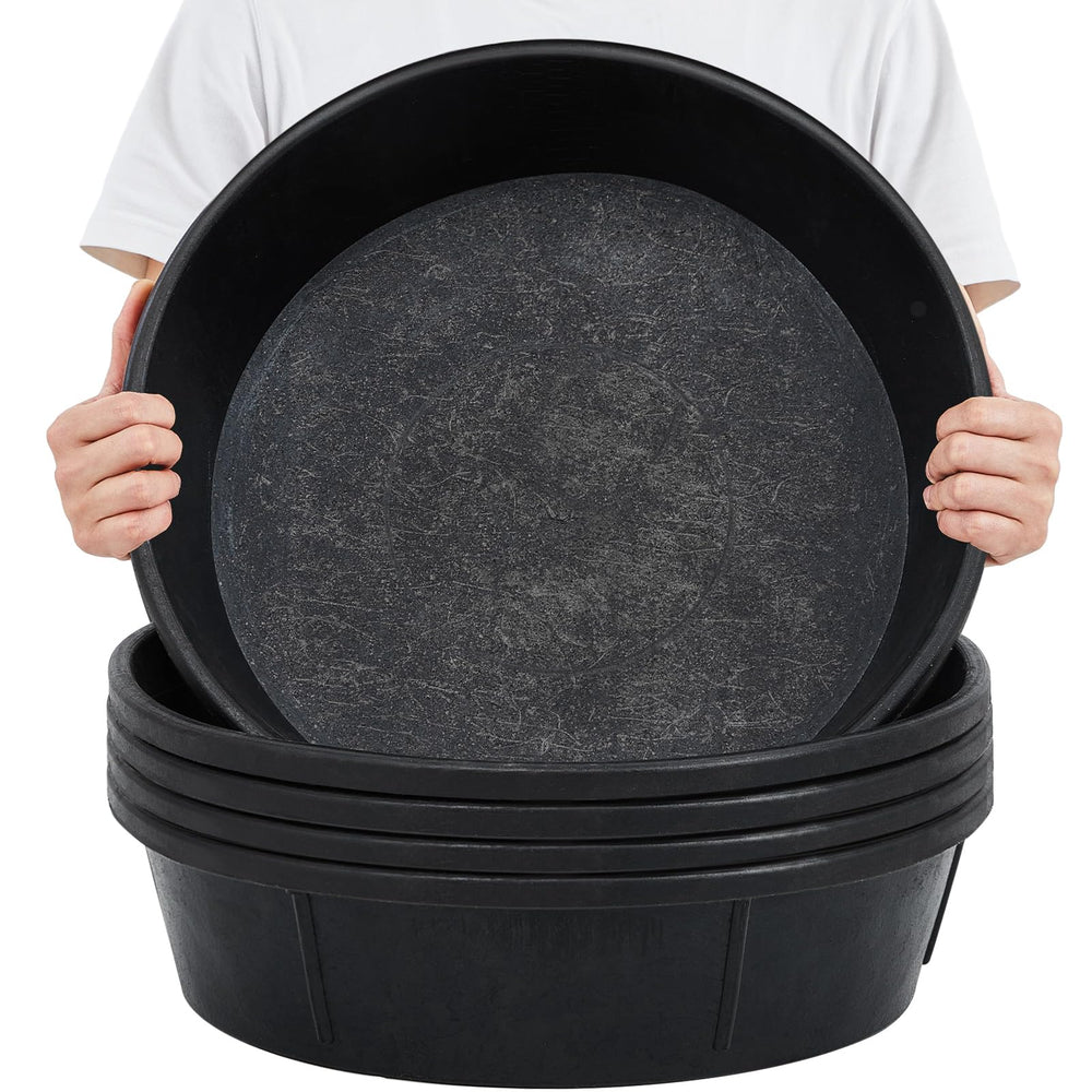 Sadnyy rubber feeder pan heavy-duty construction reduces tipping during feeding.