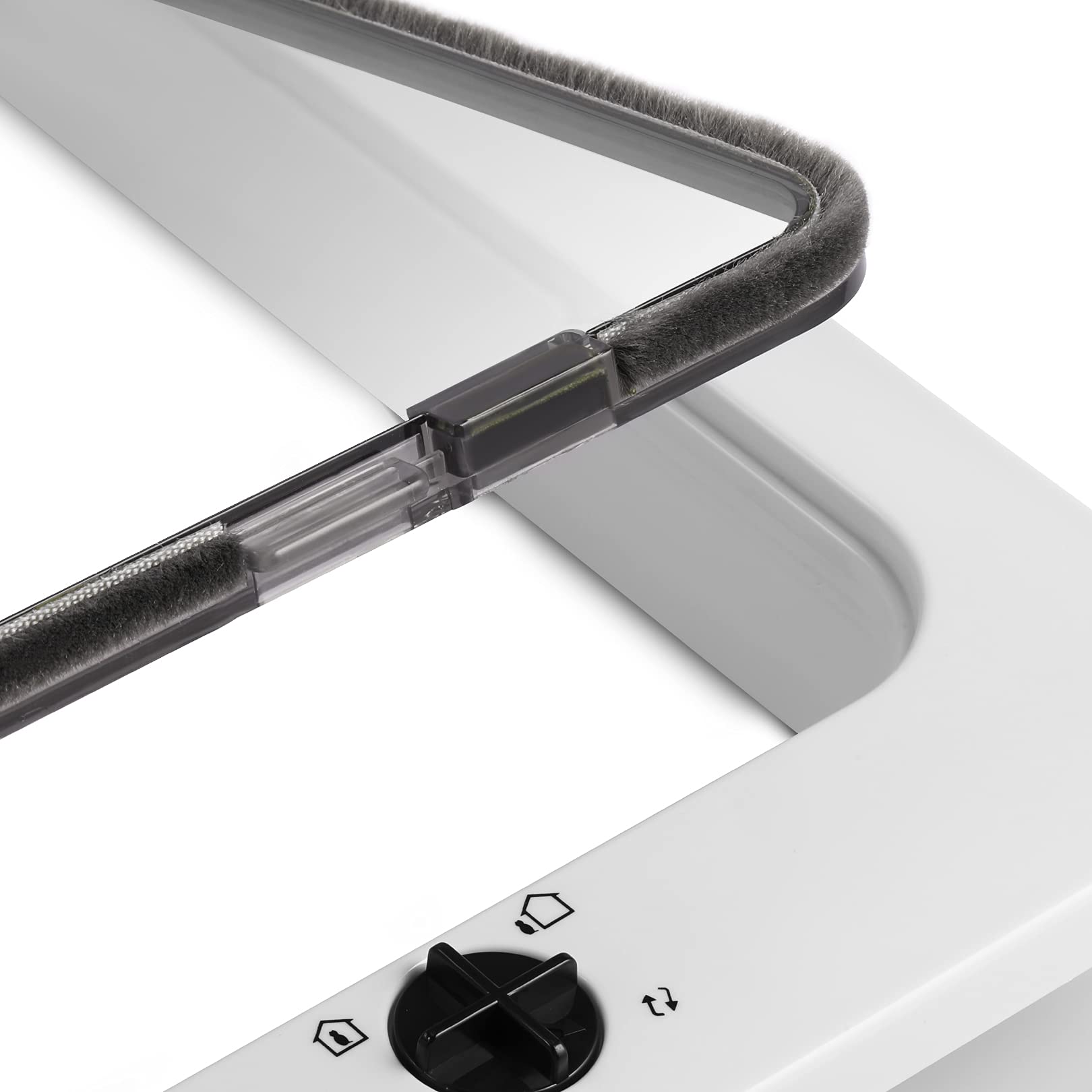 Sailnovo UV-resistant material demonstrates long-lasting door performance against sun wear.