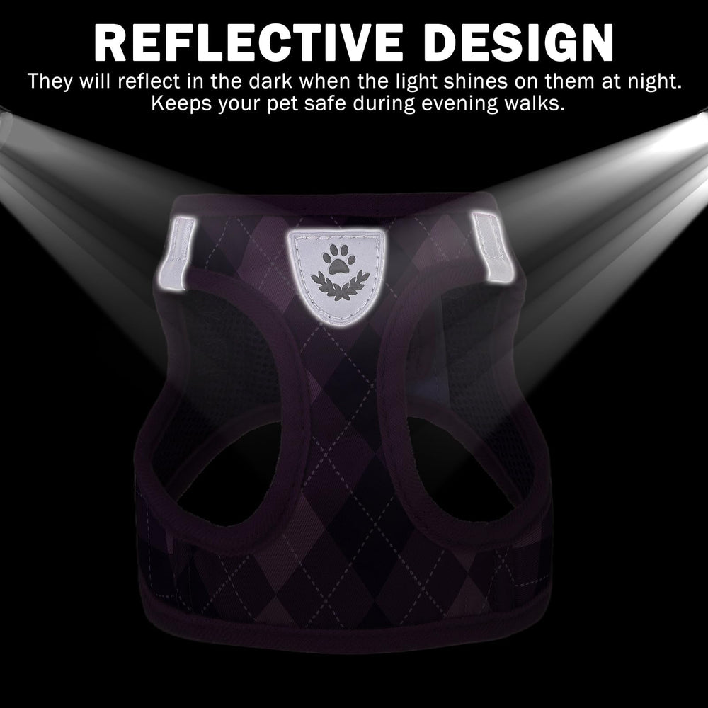 SCENEREAL reflective plaid-pattern harness enhances nighttime safety with high visibility.