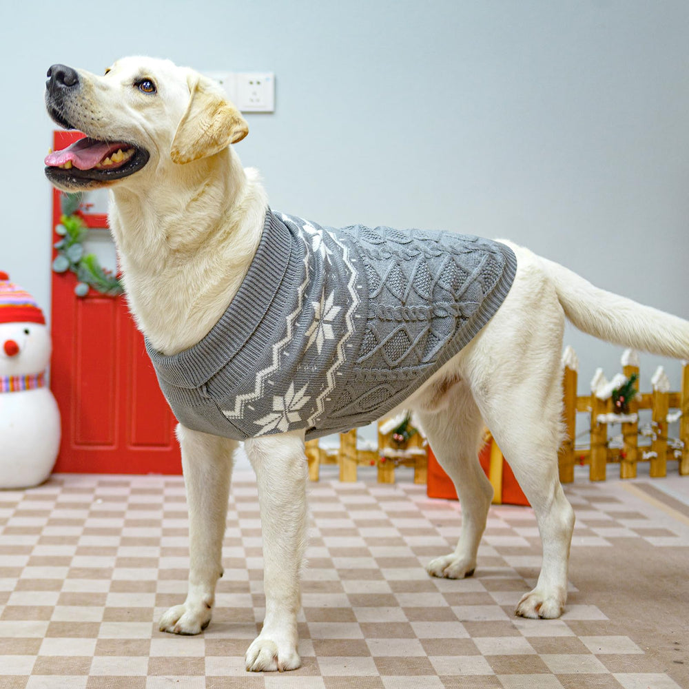 SCIROKKO warm-winter-dog-sweater-side-fit-grey provides secure outdoor fit