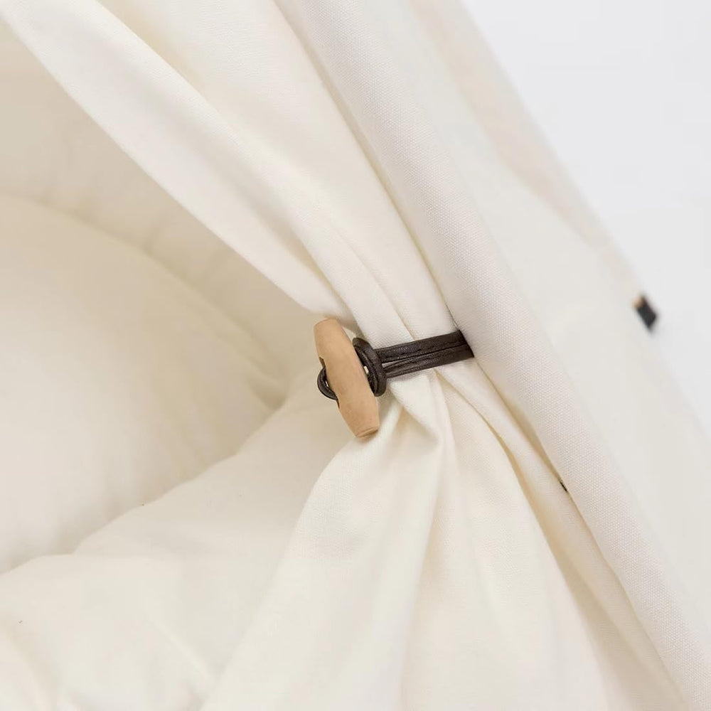 scnbom Pet Teepee non-slip back keeps the cushion in place.