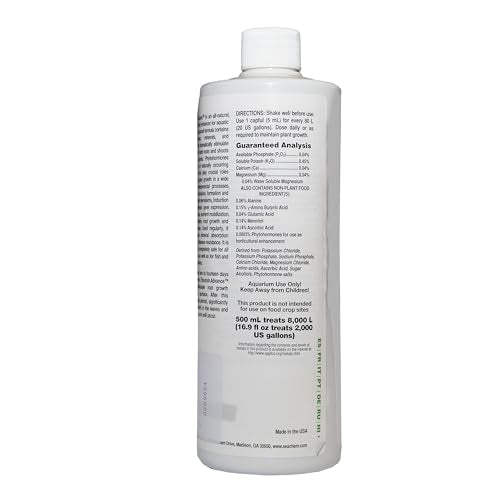 Seachem Flourish Advance measuring cap demonstrates precise dosing for tanks up to 80 liters