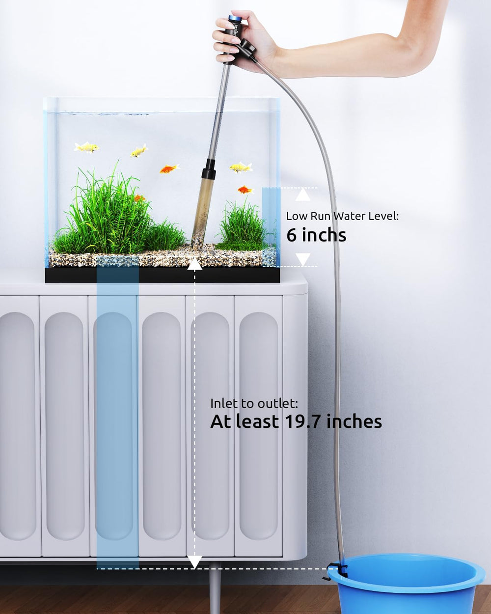 SEAOURA siphon water change demonstrates smooth flow and efficient maintenance.