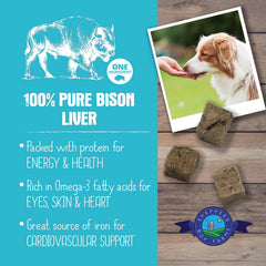 Higado de bisonte deshidratado, primer plano, fuente de proteina para mascotas.
