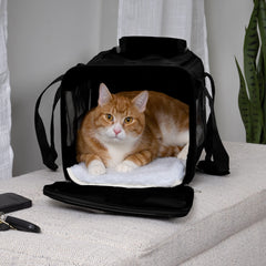 Sherpa Original Deluxe Medium ventilation mesh ensures airflow for pet comfort