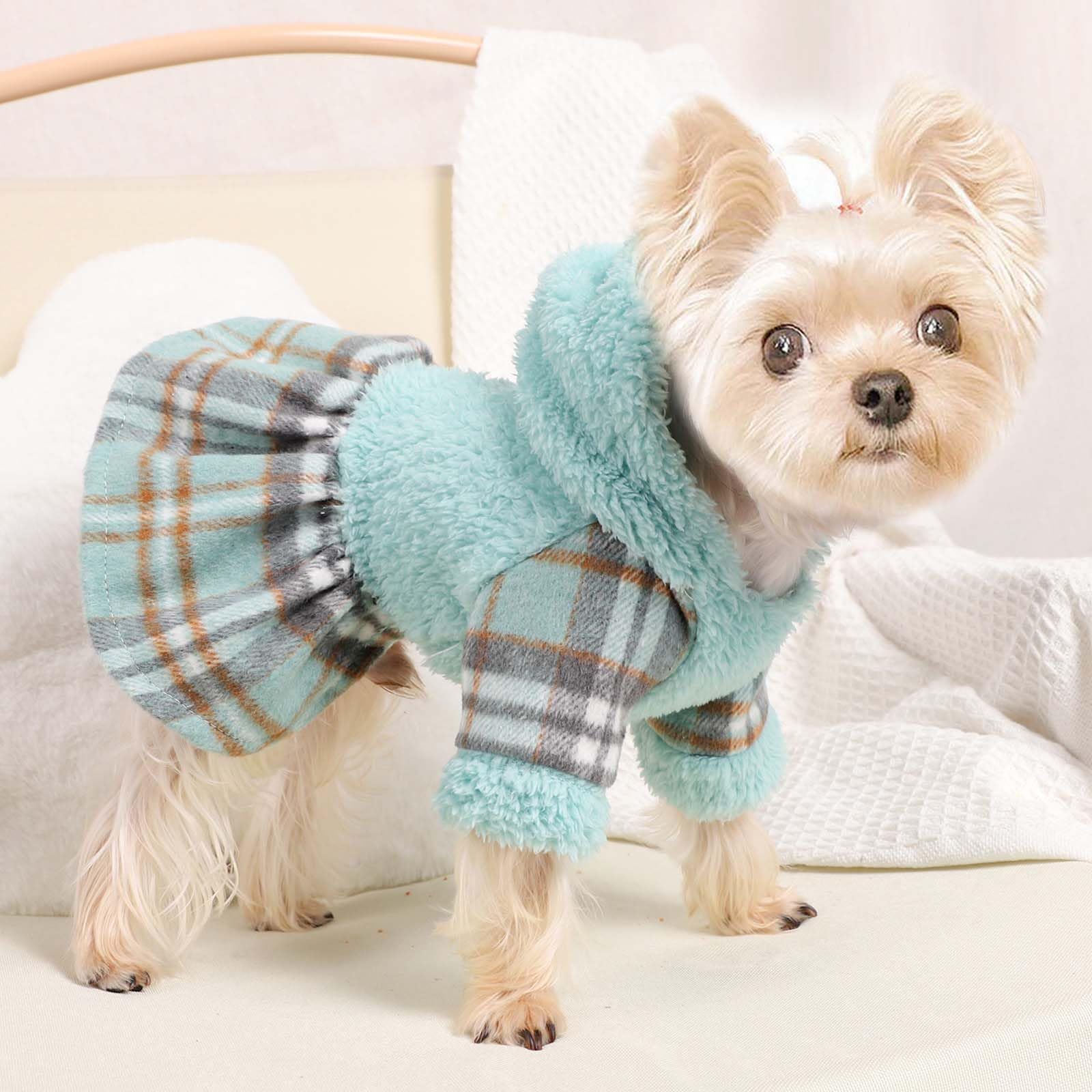 Shifenmei dog hoodie pocket fleece detail for convenient storage on outings