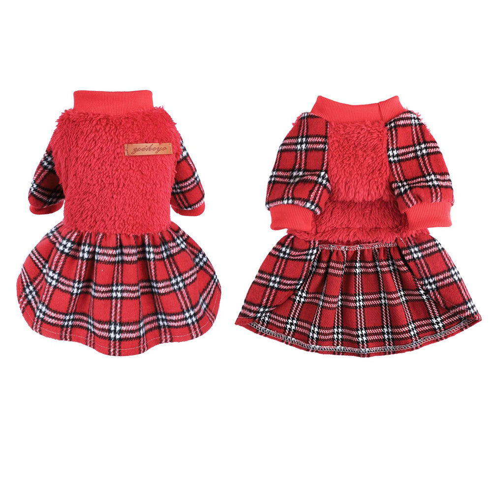 Shifenmei dog sweater knit texture close-up reveals durable stitching and warmth.