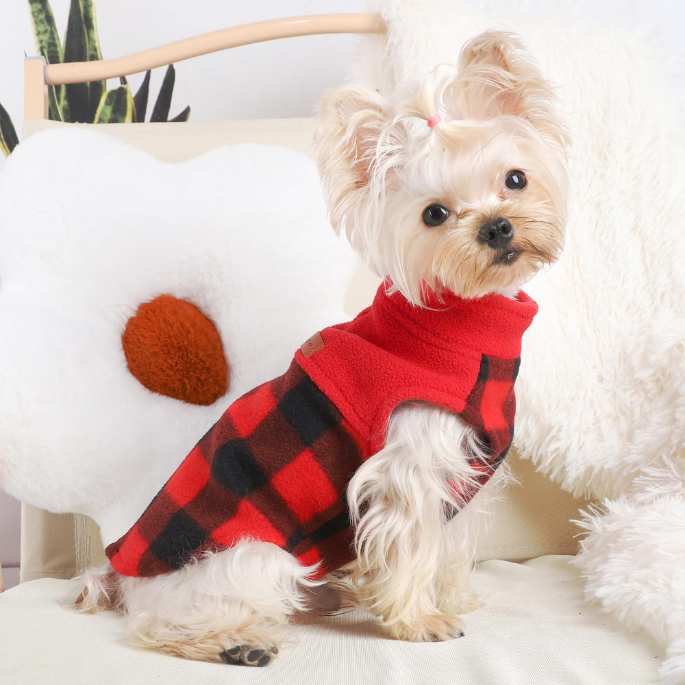 Shifenmei dog sweater warm fleece back illustrates durability and year-round wear.