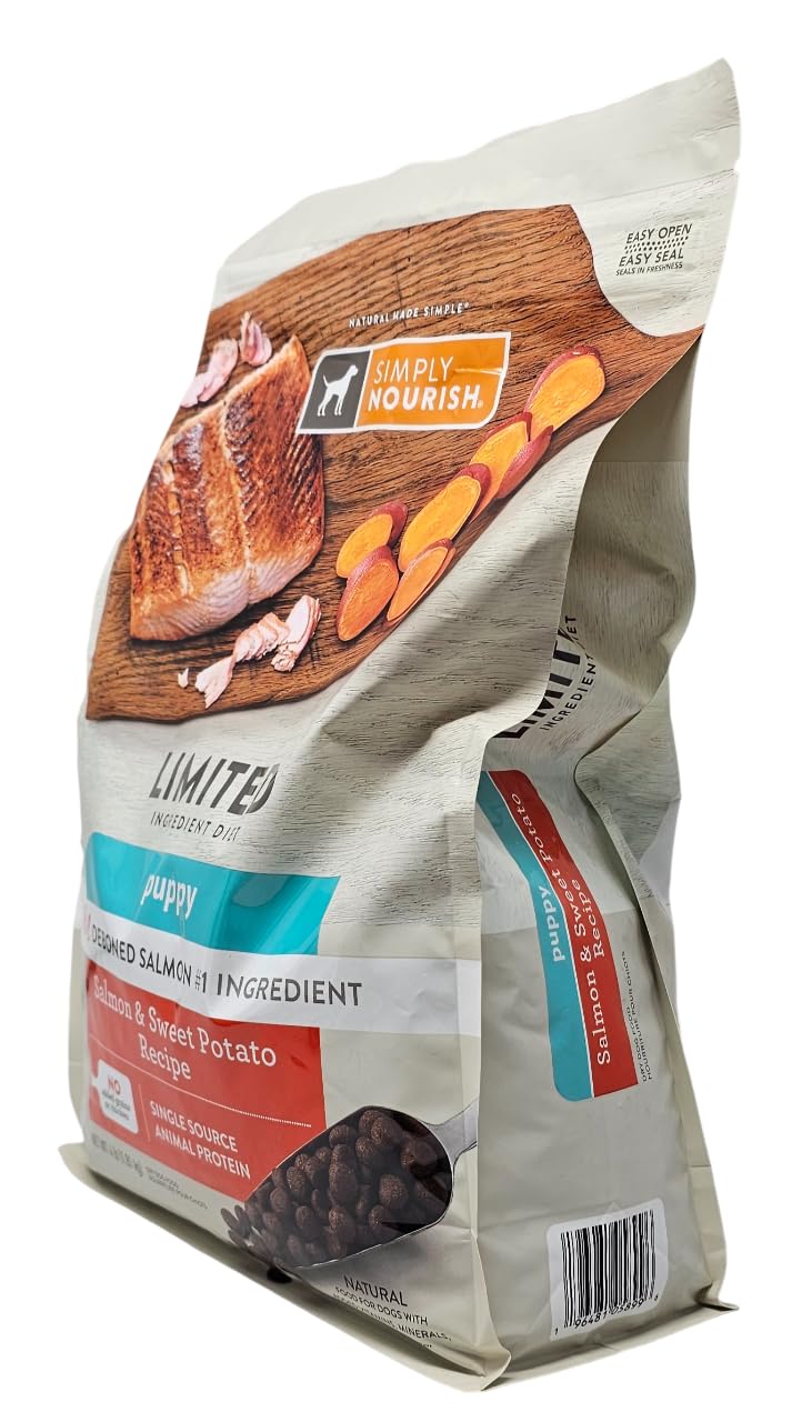 SIMPLY NOURISH puppy salmon kibble closeup shows crunchy texture for meals.