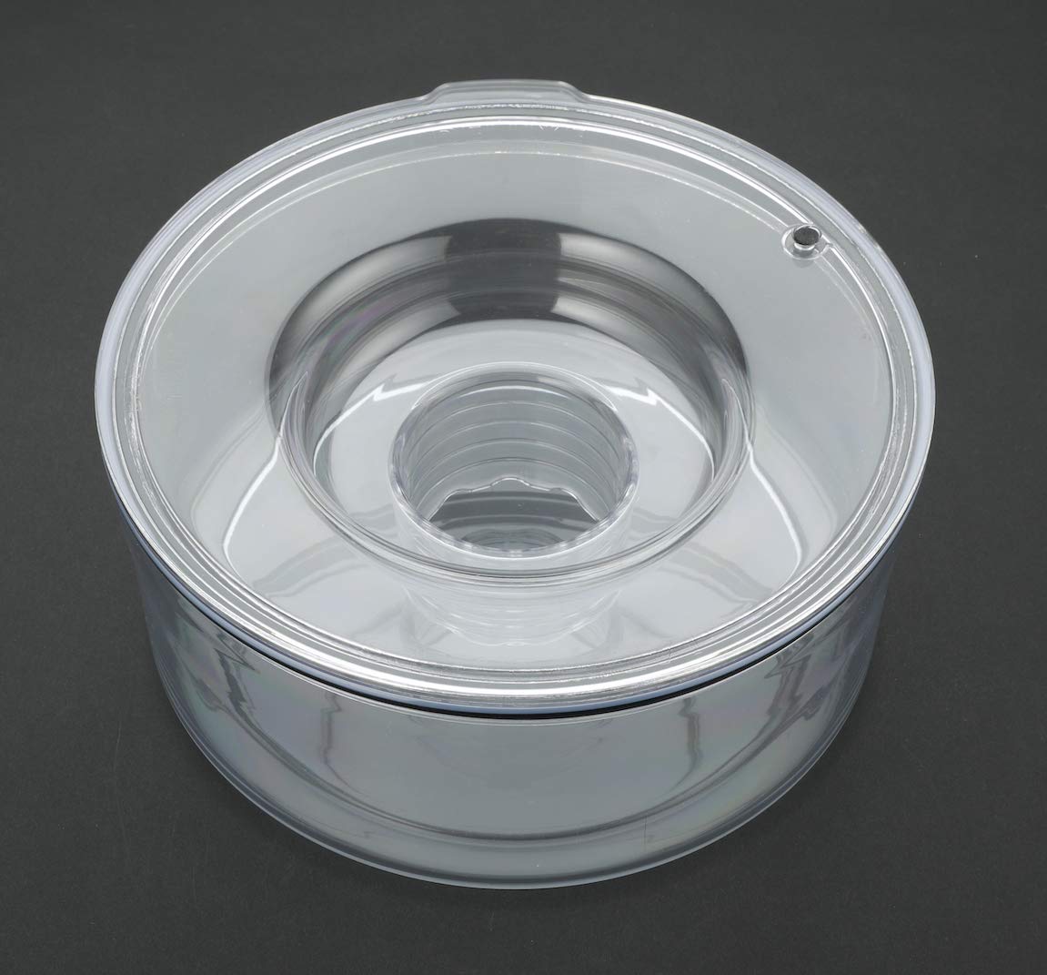 Slopper Stopper 1 gallon capacity highlighted for ample hydration