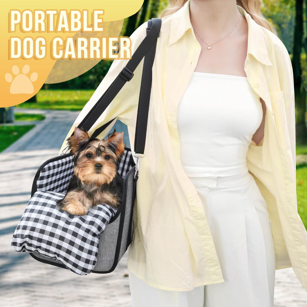 SlowTon Console Dog Seat shoulder-strap portable design doubles as a travel bag.