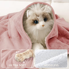 Smiry durable dog blanket with scratch-resistant fabric stands up to daily use.