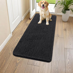 Smiry dog door mat shows muddy paws, absorbing moisture for clean entryways.