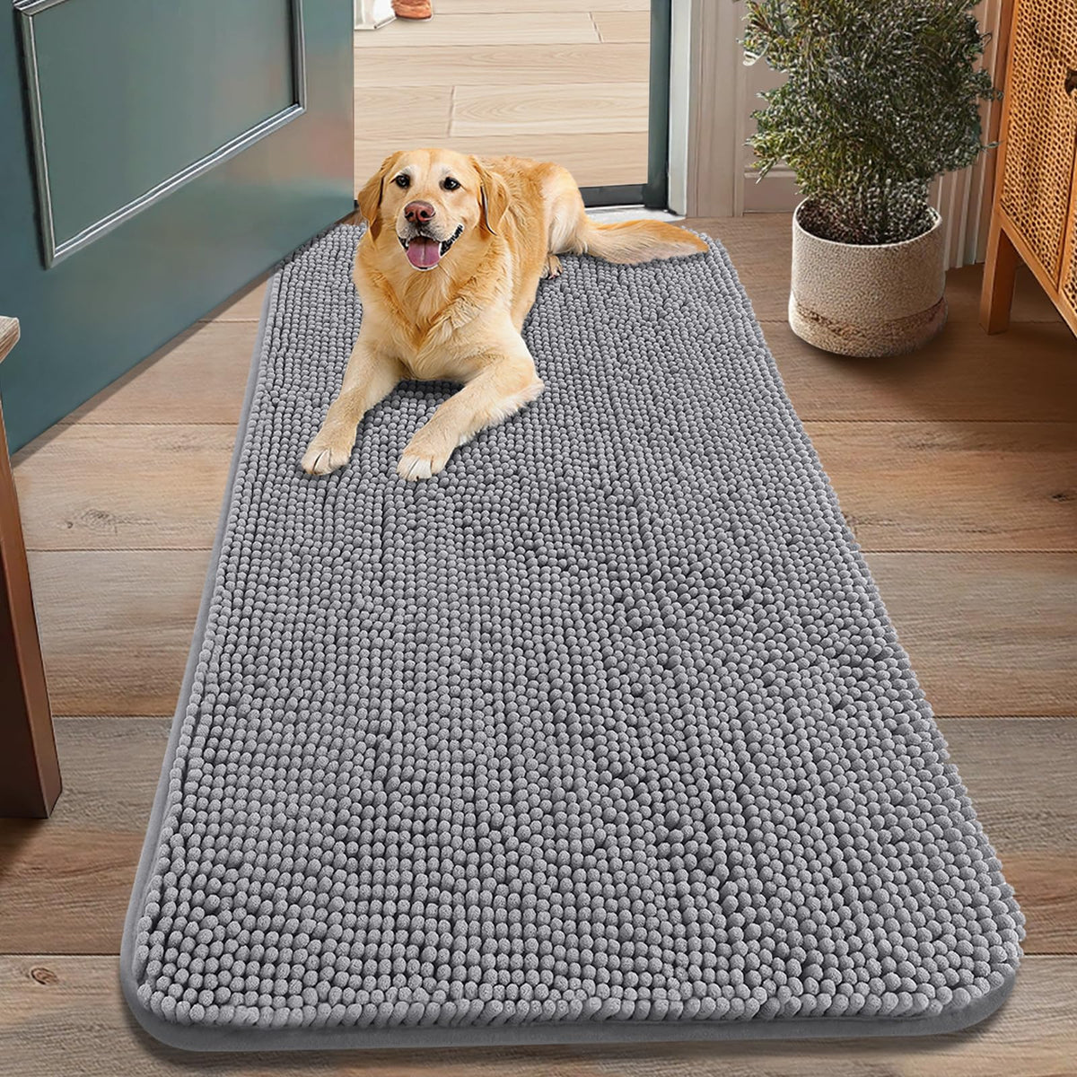 Smiry dog door mat muddy-paws demonstrates moisture absorption for clean entryways.