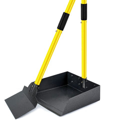 Snagle Paw pooper-scooper with large tray captures more waste for faster cleanup.
