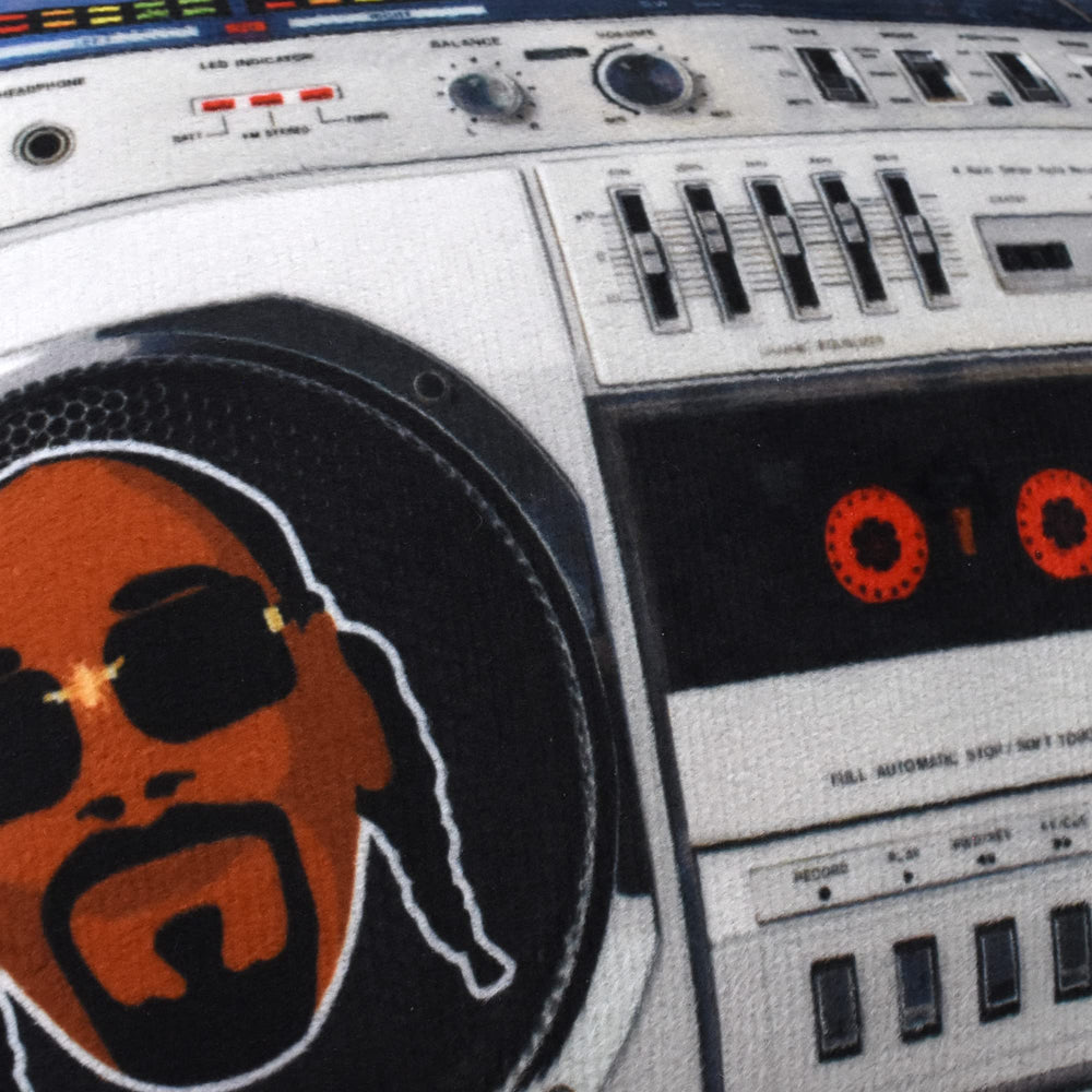 Snoop Doggie Doggs Boom Box, vista lateral, perfecto para sesiones de juego.