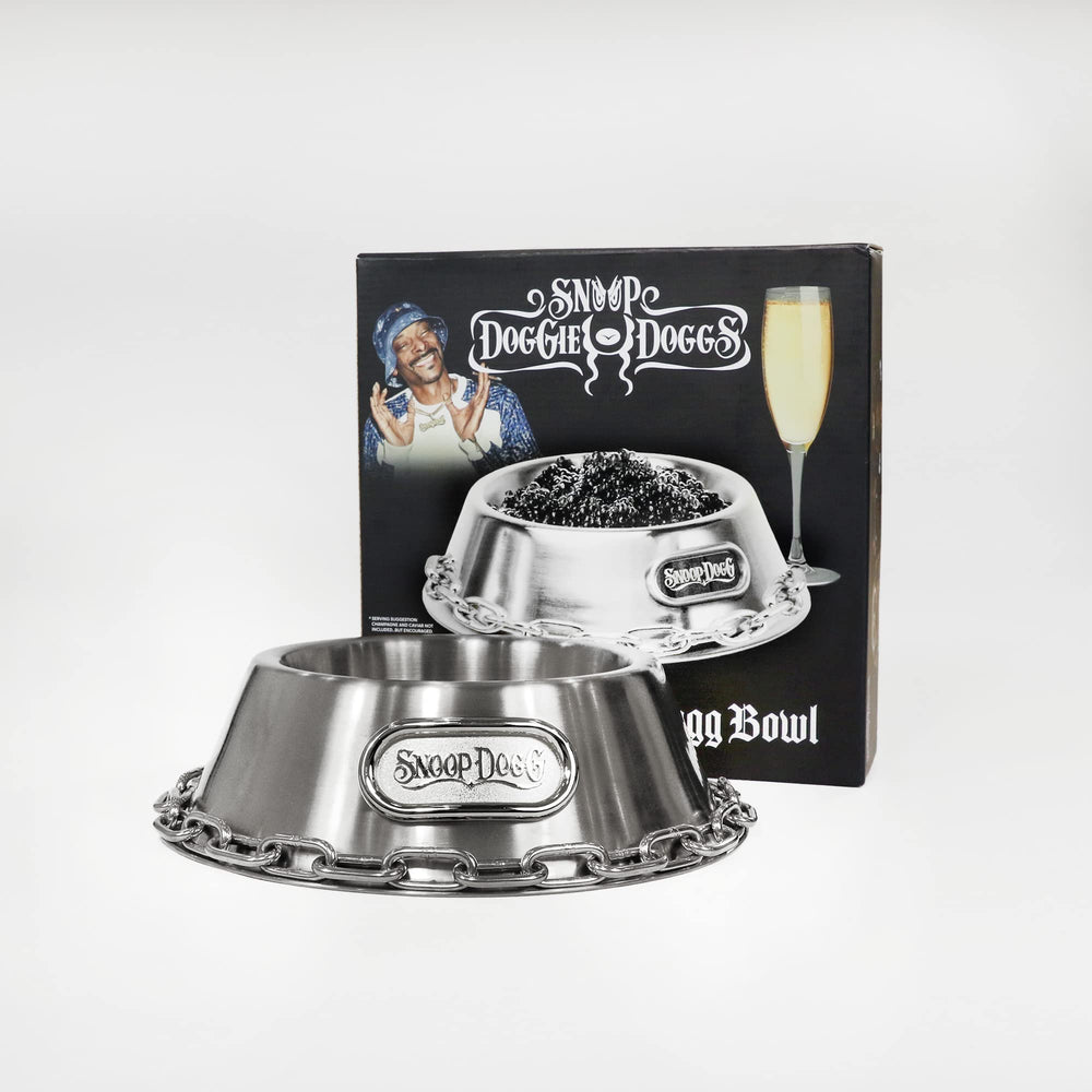 Snoop Doggies Doggs Deluxe chain-trim detail highlights heft and stylish dining