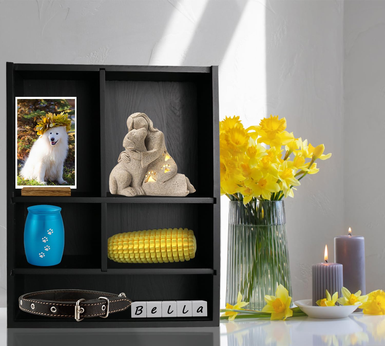 Included writing pens and white squares with Sofunii shadow box