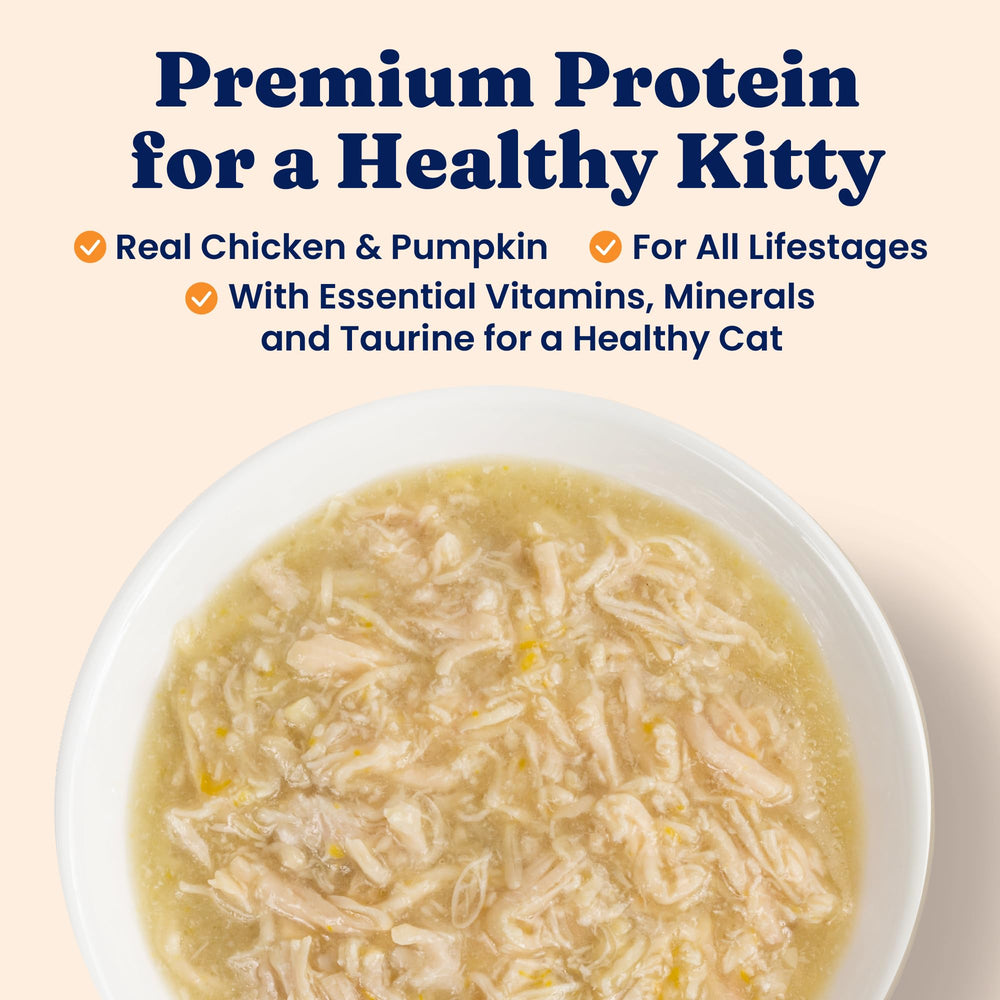 Solid Gold wet cat food gravy close-up highlighting tender shreds for palatable texture.