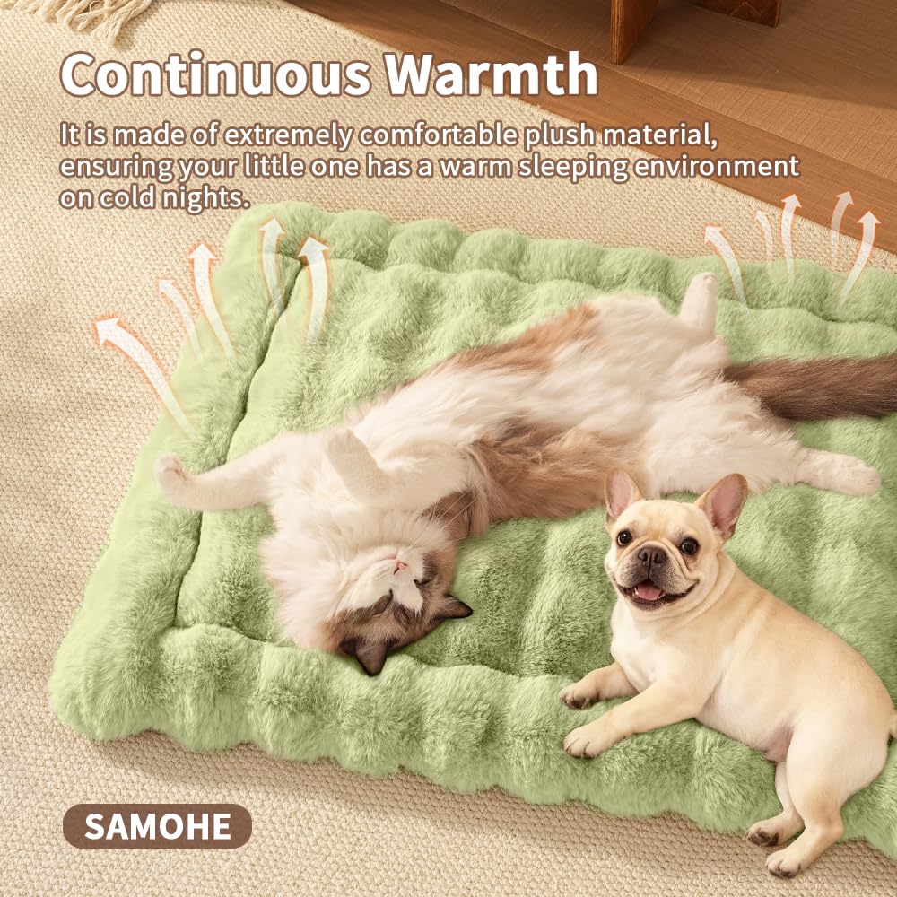 SOMAHE cat bed crate-liner provides a soft, protective layer inside a carrier.