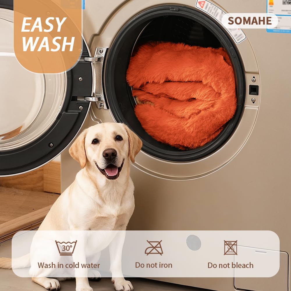 SOMAHE cat bed machine washable design simplifies cleaning after playtime.