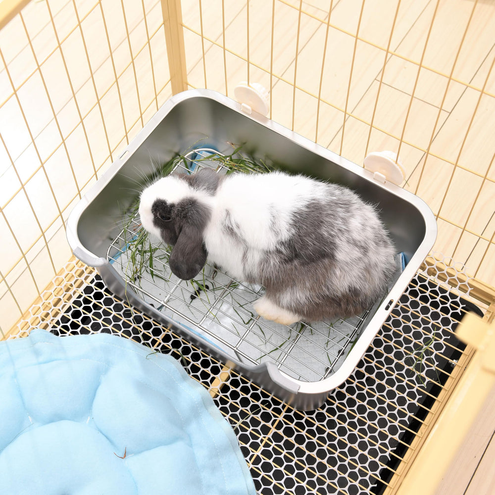 Sorstrem stainless steel sifting litter box raised border detail helps prevent spills and mess
