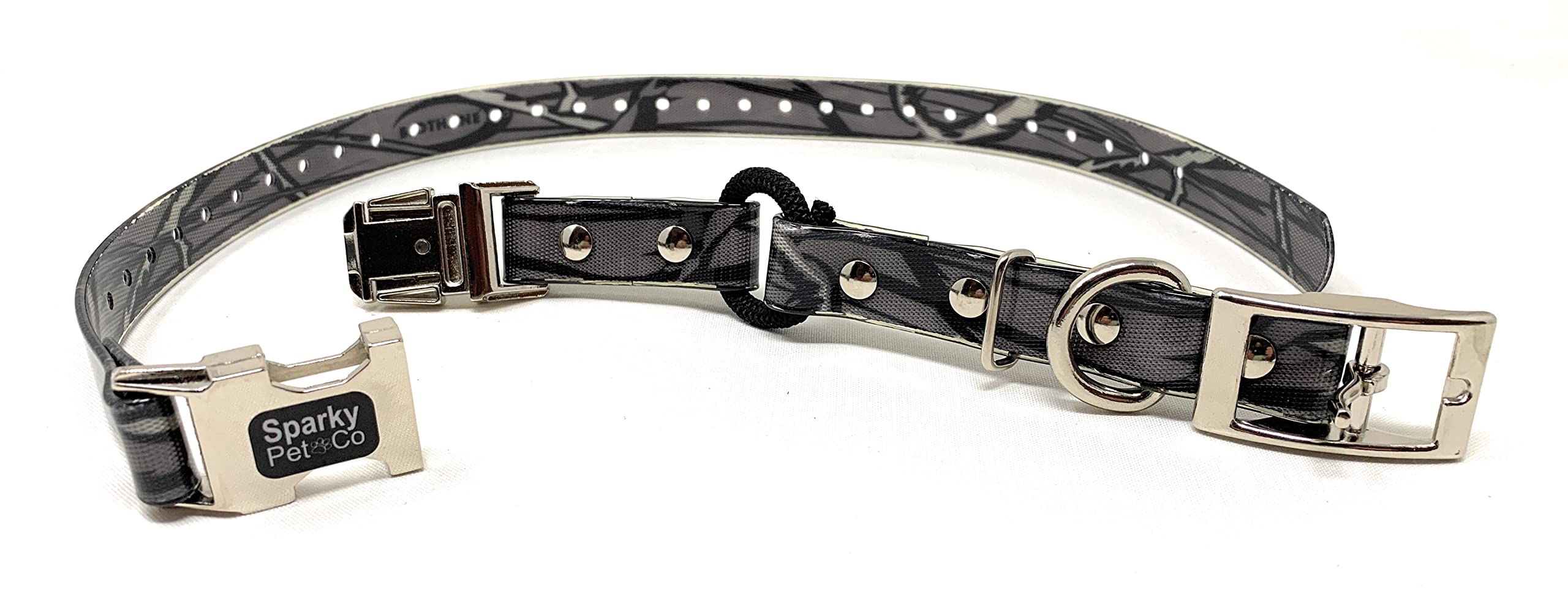 Sparky Pet Co bungee loop dog collar detail highlights secure, flexible performance during active play