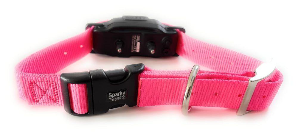 Sparky Pet Co double buckle closure demonstrates secure fit and quick-release convenience.