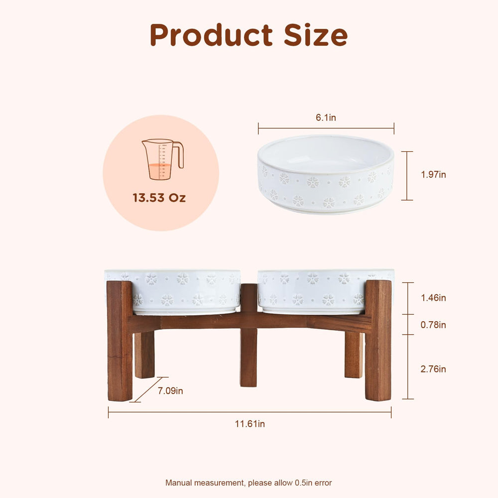 SPUNKYJUNKY acacia wood stand natural grain close-up highlights durable, stylish feeding station.