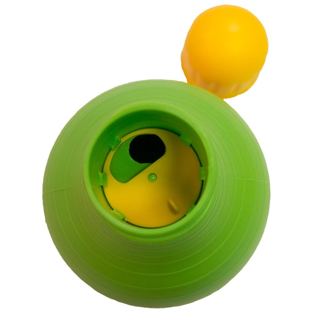 Starmark Bob-A-Lot anti-slip bottom stabilizes during active wobble play