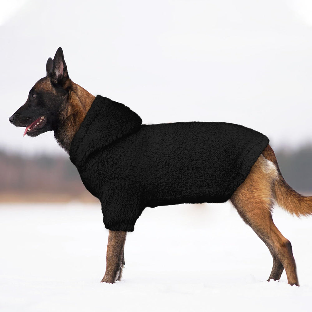Stpiatue machine-washable polyester material for quick-clean dog clothes that stay neat.