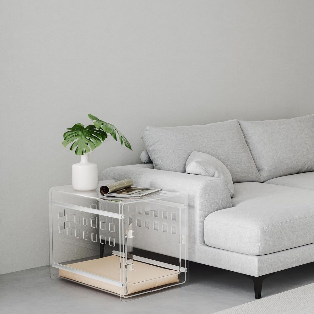 Sumerflos Rounded heat-bent acrylic edges prioritize pet safety.