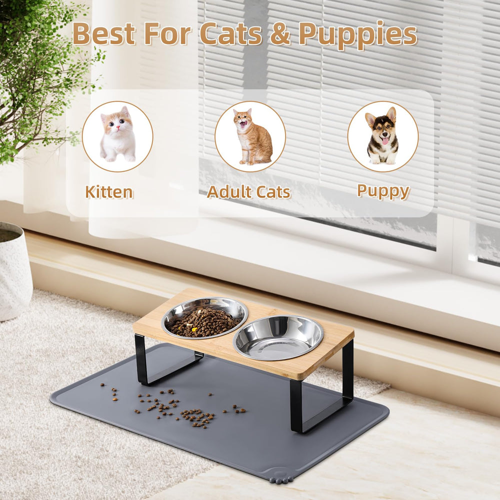 Summark feeding set with mat and bowls keeps feeding area tidy