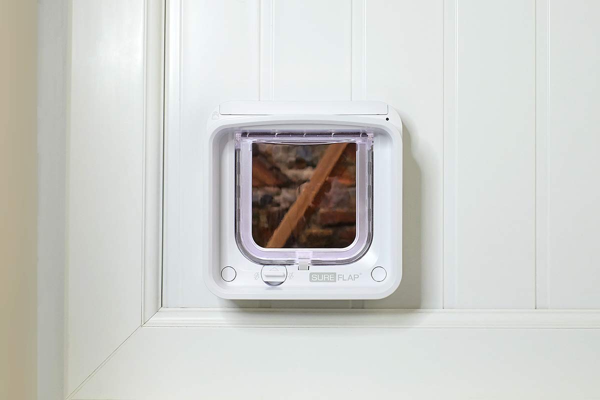 SureFlap shows up to 32 pet identities for controlled access.