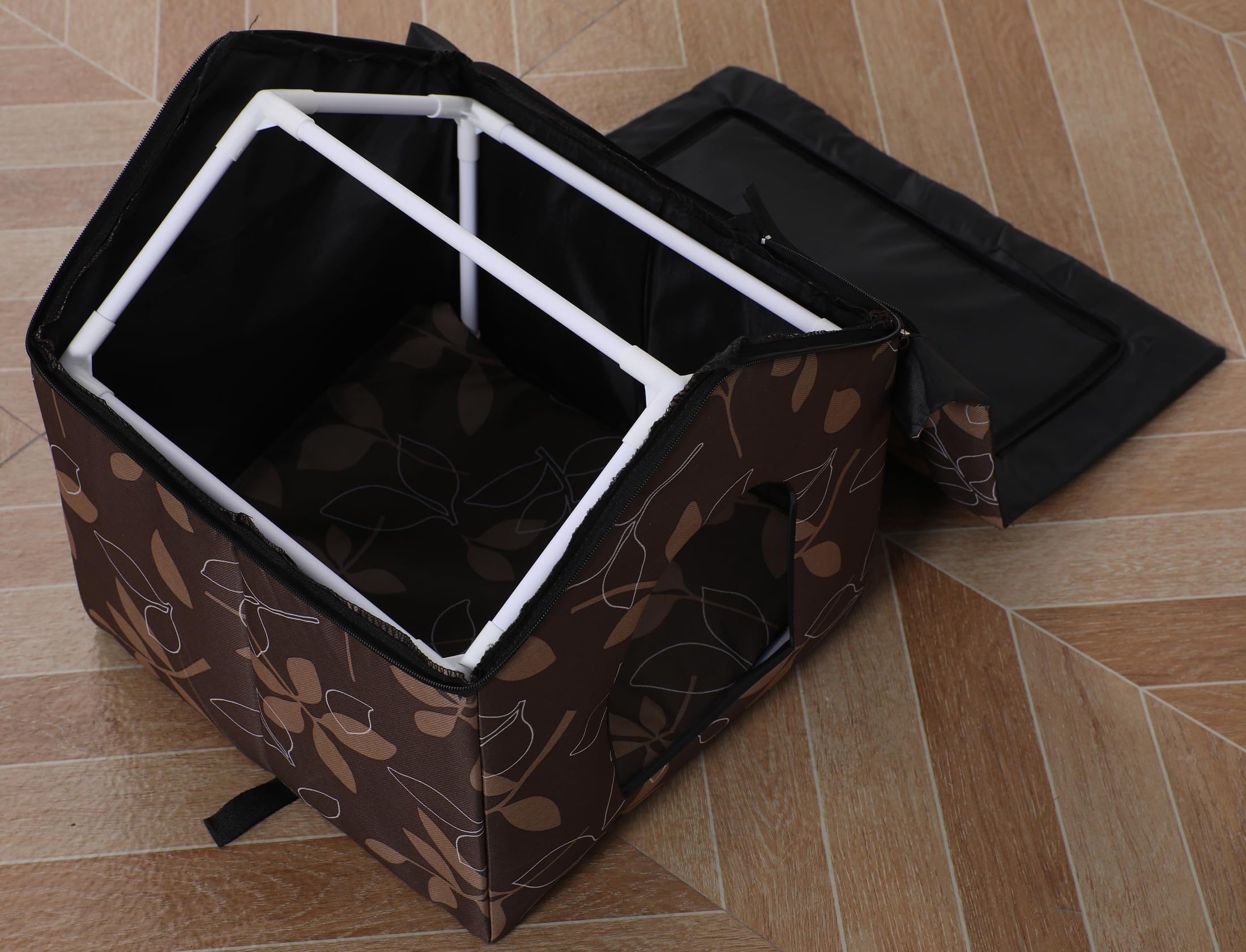 SXOZH cat house outdoor brown large roof closeup shows weatherproof canvas