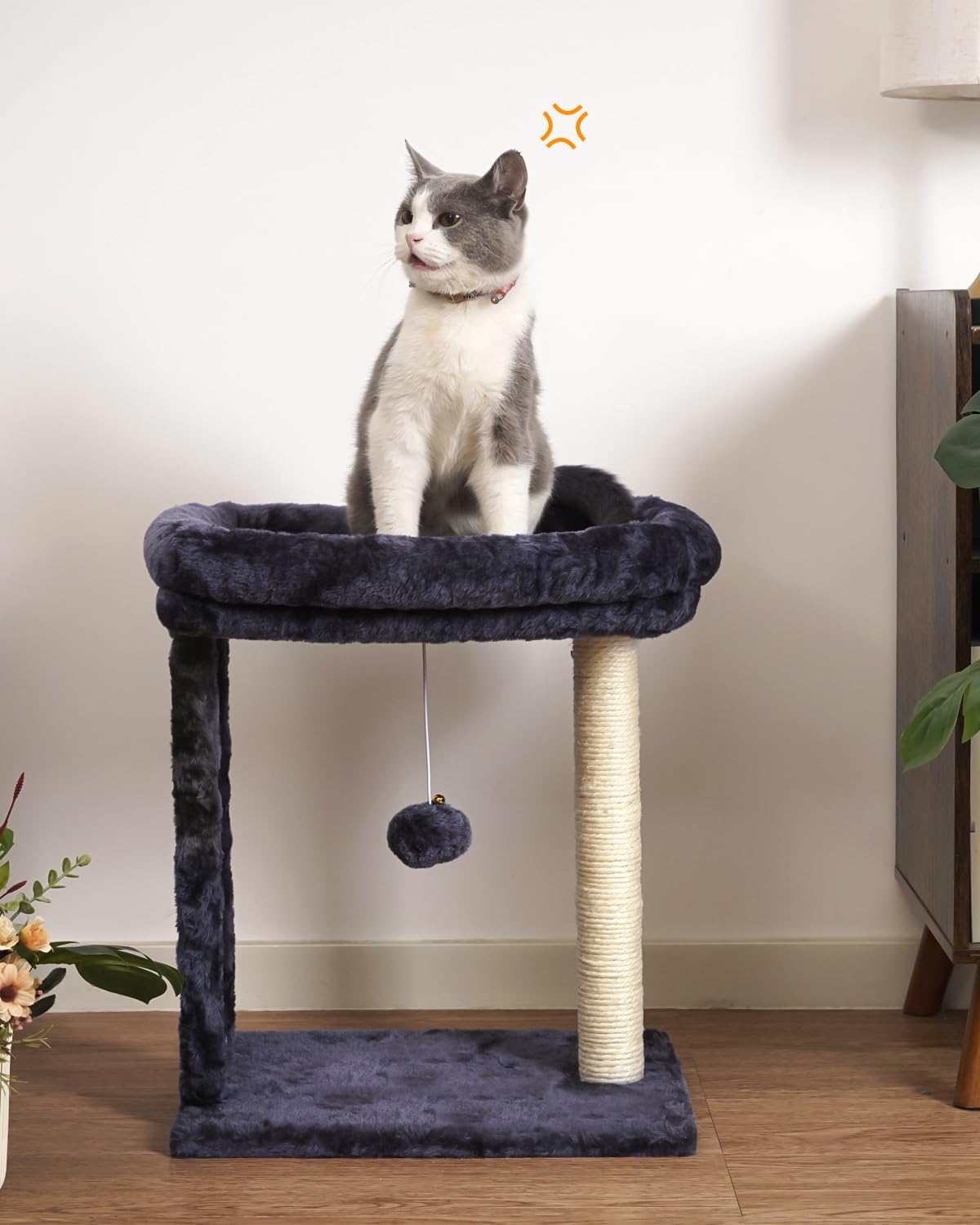 SYANDLVY Samll Cat Tree sturdy base ensures stable climbing for curious cats.