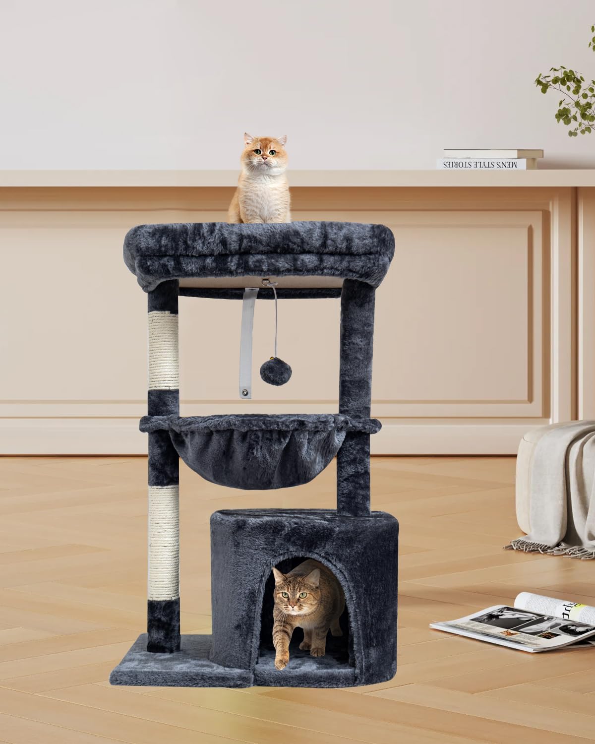 SYANDLVY cat tree's compact sturdy base ensures stable play.