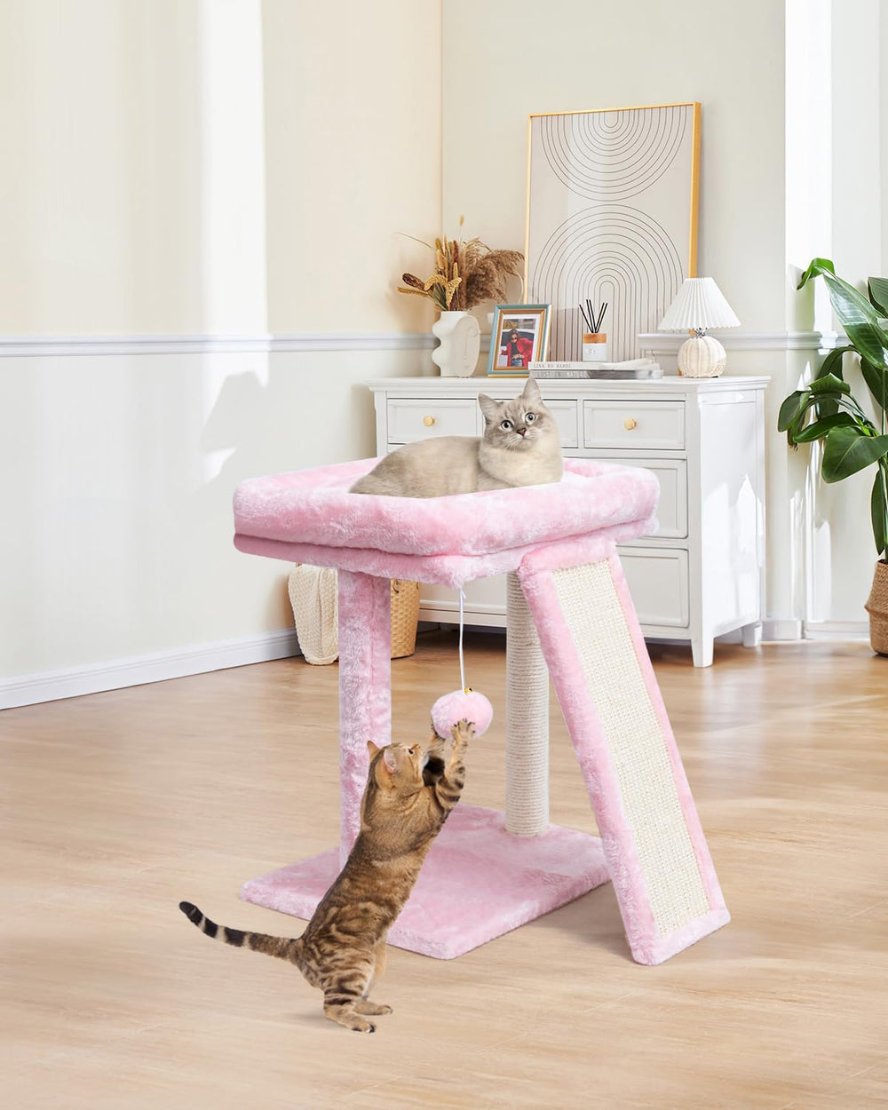 SYANDLVY cat tree fits apartments, offering play and rest nearby