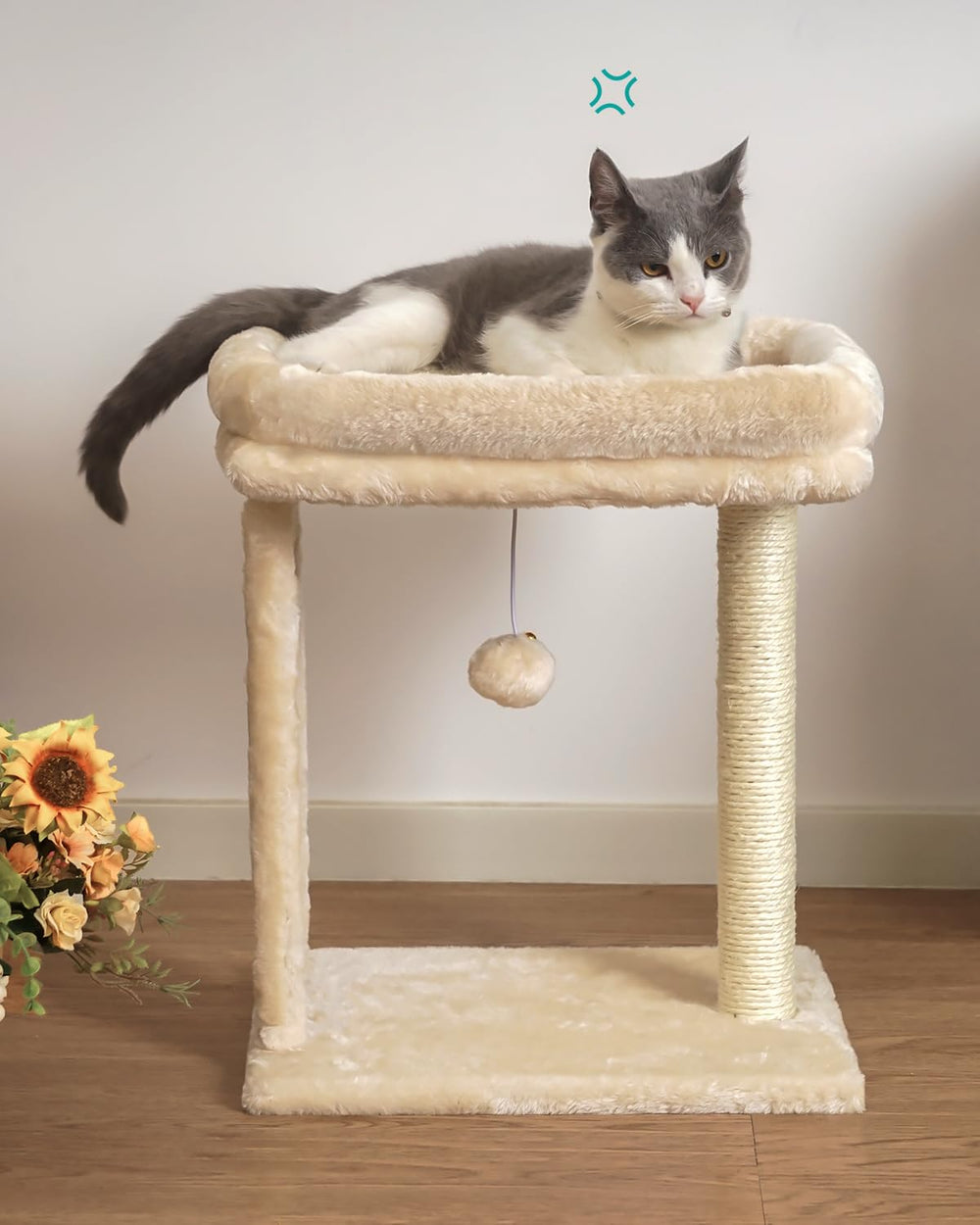 SYANDLVY small cat tree sturdiness base showcases stable construction for safe indoor play.