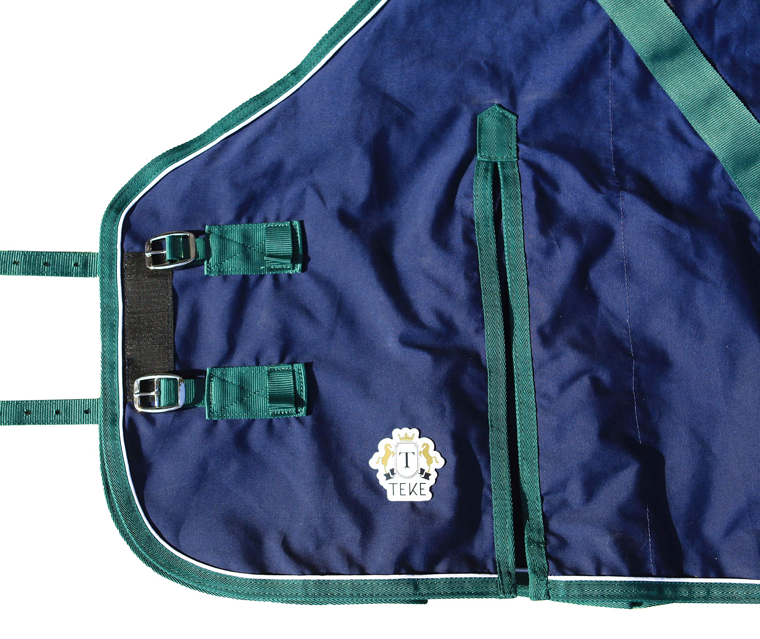 T TEKE Deluxe Horse Canvas Sheet shoulder gussets prevent rubbing and allow natural movement.