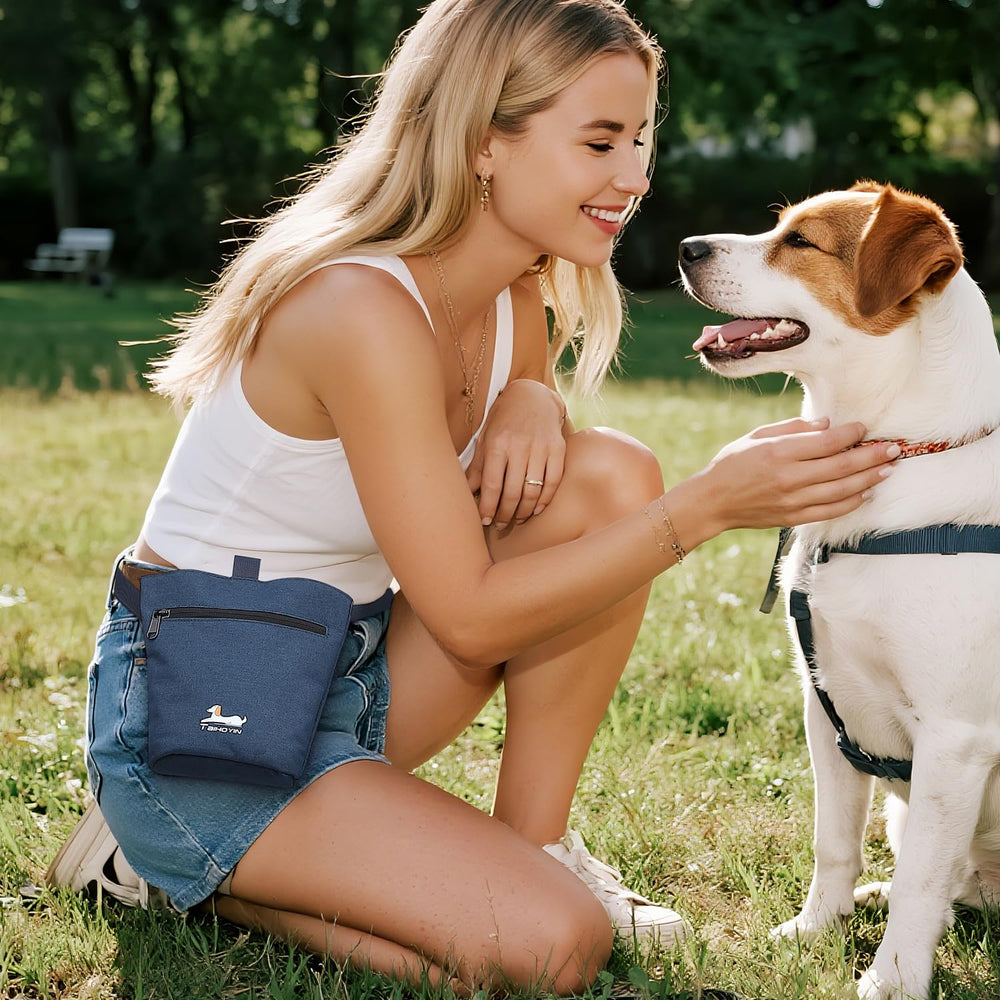 TAIHOYIN navy bag shown as versatile gift for dog lovers.
