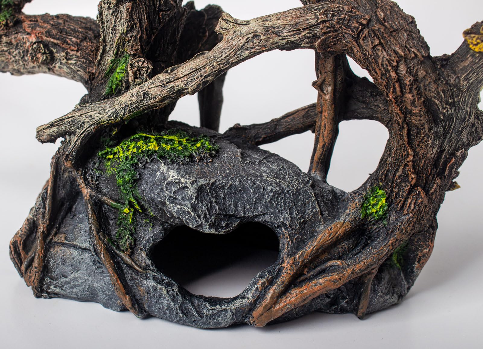 TAOMYPETS aquarium decor suitable for diverse species like goldfish, shrimp, and small terrariums.