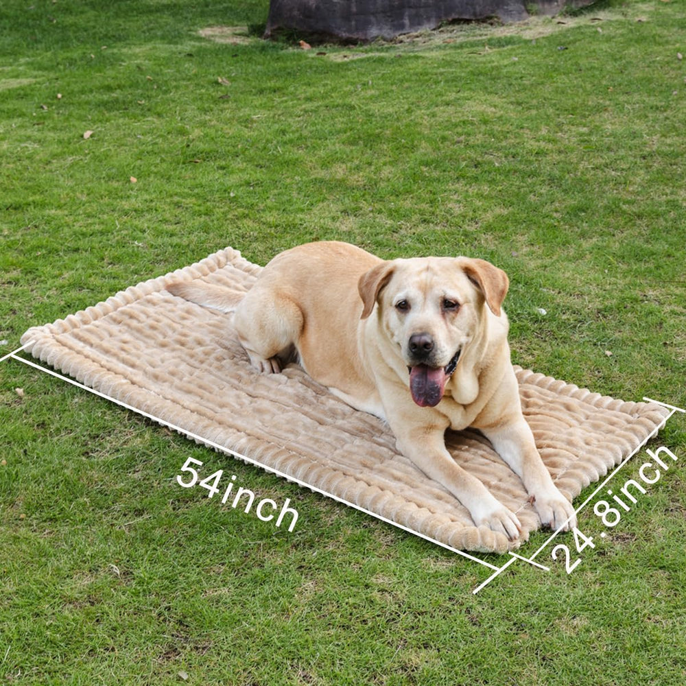 TGODGPY anti-slip bed mat features silicone particles to minimize shifting during drives.