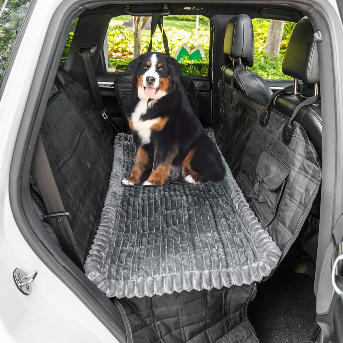 TGODGPY non-slip dog bed mat car backseat protects seats during travel.