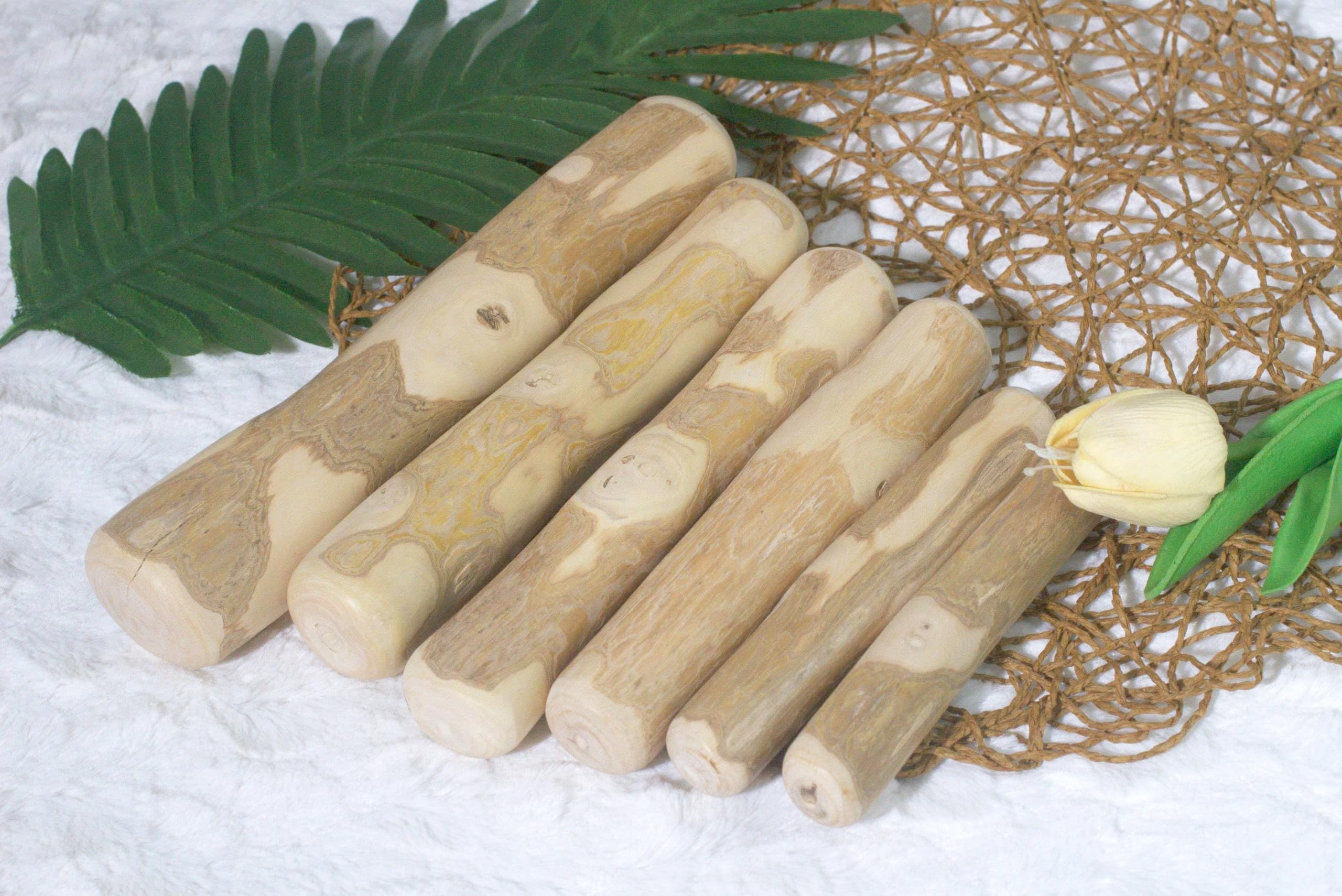 THATUWOOD Coffee Wood Dog Chew Stick grain texture emphasizes material quality.
